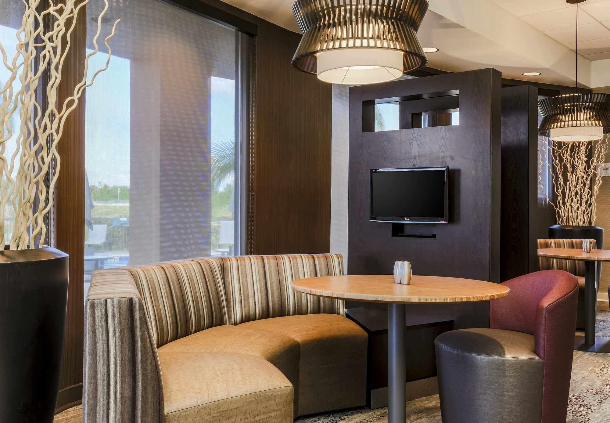 คอร์ตยาร์ด บาย แมริออท ออร์แลนโด เลค แมรี / นอร์ท Hotel Heathrow ภายนอก รูปภาพ